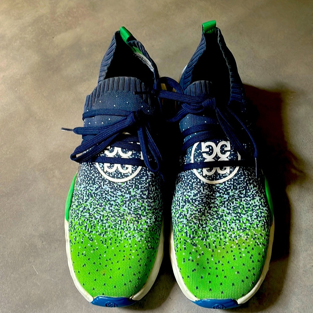 Mens G4 slip on skull golf shoes. G/4 at there best.
